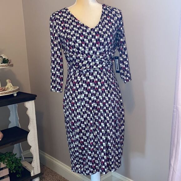 NWT NYDJ Dress with Lift Tuck Technology (size 6) - Picture 2 of 8